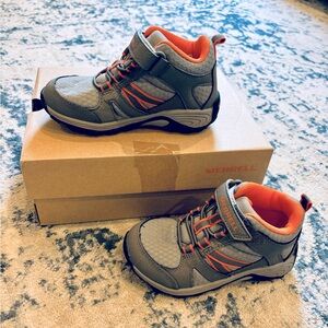 Merrell Outback Mid Boots; 10.5